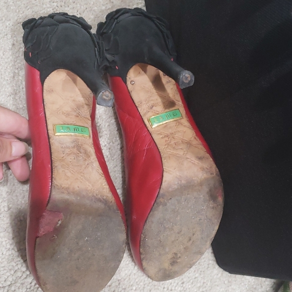 Red Leather L.A.M.B pumps - Picture 2 of 2